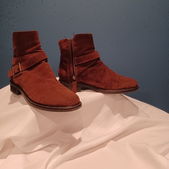 Aquatalia Shoes - Pre-owned Aquatalia Suede Ankle Boots Chestnut Women's Size 7